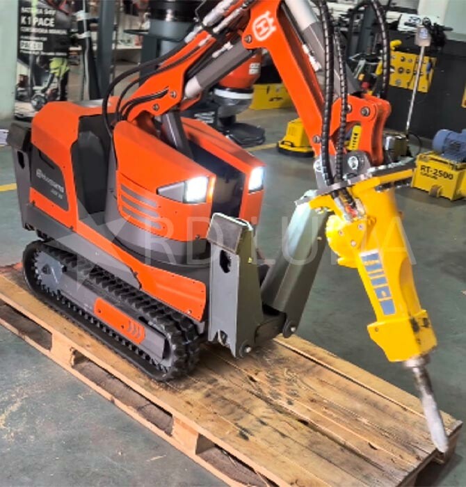 RD LUNA MAQUINARIA incorpora el robot de demolición DXR 95 de Husqvarna a su flota de alquiler