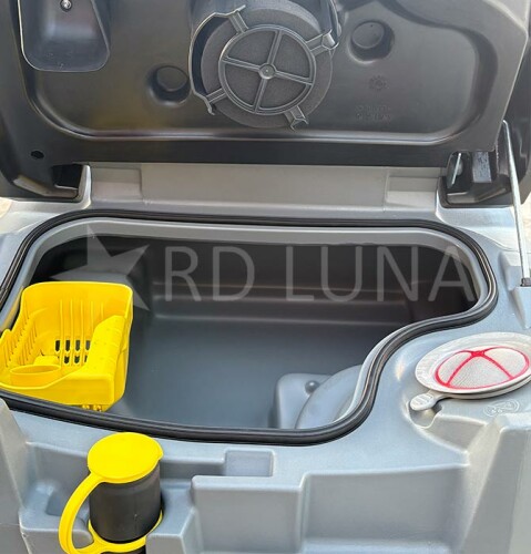 Entregamos la fregadora B 110 R CLASSIC BP D75 de Kärcher para el parking de una comunidad de propietarios - 0